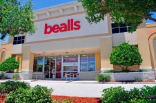 ‘We try to focus on ourselves.’ How Bradenton-based Bealls competes with big brands