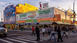 Where to watch the 2024 Nathan’s Hot Dog Eating Contest live stream - Yahoo Sports Where to watch the 2024 Nathan’s Hot Dog... 