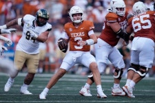 4 Texas roll over Colorado State 52-0 in opener - Yahoo Sports Ewers throws 3 TD passes to help No. 4 Texas roll over Colorado... 
