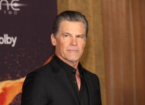 Josh Brolin Drags 
