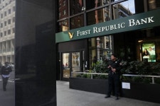 US regulators auction First Republic; deal seen by Sunday -sources