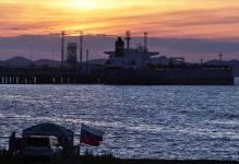 Oil prices steady after hitting 2022 lows