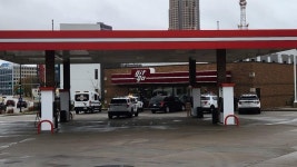 Des Moines Git N Go robbed Monday morning