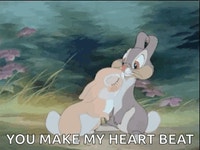 Cartoons Kiss GIF - Cartoons Kiss Bunnies - GIF 탐색 및 공유