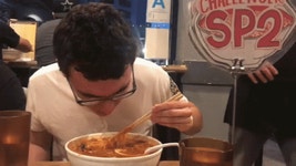 Eric Lees Eating GIF - Eric Lees Eating Mukbang - GIF 탐색 및 공유
