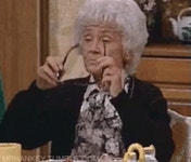 Grandma Sari GIF - Grandma Sari - GIF 탐색 및 공유