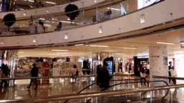Mall GIF - Mall - GIF 탐색 및 공유