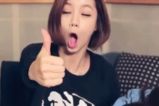 혜리 짱 짱이다 인정 멋짐 대박 따봉 엄지척 최고 멋있다 멋지다 걸스데이 GIF - Hyeri Cool Thumbs Up - GIF 탐색 및 공유 혜리 짱... 