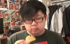 Sung Won Cho Chips GIF - Sung Won Cho Chips Eat - GIF 탐색 및 공유
