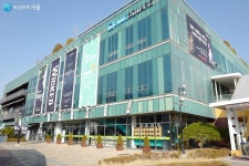 삭막한 고가도로 밑, 시민 휴식공간으로 대변신! | 서울시 - 내 손안에 서울 삭막한 고가도로 밑, 시민 휴식공간으로 대변신!