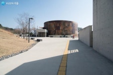 문화탱크로 변신한 석유탱크! | 서울시 - 내 손안에 서울 문화탱크로 변신한 석유탱크!