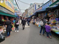 어린이날 선물은 여기서 어때? 동대문 문구·완구 거리 | 서울시 - 내 손안에 서울 어린이날 선물은 여기서 어때? 동대문 문구·완구 거리
