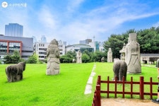 강남 한복판에 세계문화유산이 있다? 선릉과 정릉 | 서울시 - 내 손안에 서울 강남 한복판에 세계문화유산이 있다? 선릉과 정릉