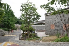 정원이야? 도서관이야? 성곽길을 품은 다산성곽도서관 개관 | 서울시 - 내 손안에 서울 정원이야? 도서관이야? 성곽길을 품은 다산성곽도서관 개관