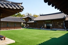 낮에는 힐링, 밤에는 낭만! 도심 속 별천지 남산골한옥마을 | 서울시 - 내 손안에 서울 낮에는 힐링, 밤에는 낭만! 도심 속 별천지 남산골한옥마을