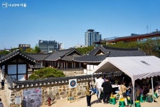 낮에는 힐링, 밤에는 낭만! 도심 속 별천지 남산골한옥마을 | 서울시 - 내 손안에 서울 낮에는 힐링, 밤에는 낭만! 도심 속 별천지 남산골한옥마을