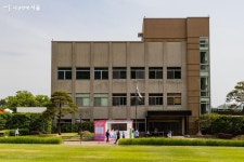 74년 만에 개방, 청와대의 문이 활짝 열렸다! | 서울시 - 내 손안에 서울 74년 만에 개방, 청와대의 문이 활짝 열렸다! 