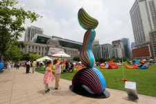 야외 미술관으로 변신! 서울광장·노들섬 서울조각축제 | 서울시 - 내 손안에 서울