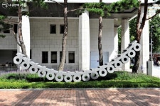 우리말 자음, 모음 어디 숨었나? 한글가온길에 숨었지! | 서울시 - 내 손안에 서울 우리말 자음, 모음 어디 숨었나? 한글가온길에 숨었지!