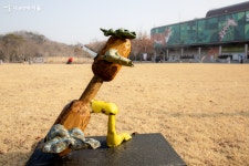꿈을 품고 껑충! 조각 전시 만나고 새해 에너지 충전~ | 서울시 - 내 손안에 서울 꿈을 품고 껑충! 조각 전시 만나고 새해 에너지 충전~