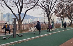 벚꽃길에선 산책, 단풍길에선 운동! 힐링 명소 장안벚꽃길 | 서울시 - 내 손안에 서울 벚꽃길에선 산책, 단풍길에선 운동! 힐링 명소 장안벚꽃길