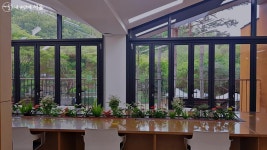 숲에 빠지거나, 책에 빠지거나! 공원 속 봉제산 책쉼터 | 서울시 - 내 손안에 서울 숲에 빠지거나, 책에 빠지거나! 공원 속 봉제산 책쉼터