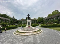 켜켜이 쌓인 역사와 문화 사이로…신촌 도보여행 | 서울시 - 내 손안에 서울 켜켜이 쌓인 역사와 문화 사이로…신촌 도보여행