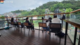 홍제천 수변카페에서 엄마와 행복한 데이트 | 서울시 - 내 손안에 서울 홍제천 수변카페에서 엄마와 행복한 데이트 