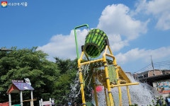 도심 속 작은 워터파크! 서울 물놀이장 여기 어때? | 서울시 - 내 손안에 서울 도심 속 작은 워터파크! 서울 물놀이장 여기 어때?