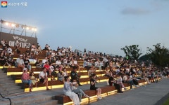 음악에 한 번, 노을에 두 번 물들다! 노들섬 서울버스커페스티벌 | 서울시 - 내 손안에 서울 음악에 한 번, 노을에... 