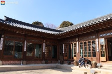 600년 수도의 역사를 품은 한옥촌, 북촌한옥마을을 가다 | 서울시 - 내 손안에 서울 600년 수도의 역사를 품은 한옥촌, 북촌한옥마을을 가다