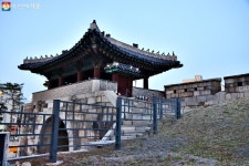 봄밤, 따뜻한 바람 머금고 광희문 달빛로드 시간여행을 떠나다... 내 손안에 서울 봄밤, 따뜻한 바람 머금고 광희문 달빛로드 시간여행을 떠나다