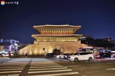 봄밤, 따뜻한 바람 머금고 광희문 달빛로드 시간여행을 떠나다... 내 손안에 서울 봄밤, 따뜻한 바람 머금고 광희문 달빛로드 시간여행을 떠나다