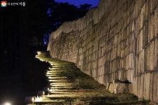 봄밤, 따뜻한 바람 머금고 광희문 달빛로드 시간여행을 떠나다... 내 손안에 서울 봄밤, 따뜻한 바람 머금고 광희문 달빛로드 시간여행을 떠나다
