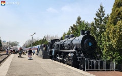 경춘선숲길에서 봄을 만끽! 철길 따라 벚꽃 구경, 옛 기차역에서 감성 여행 | 서울시 - 내 손안에 서울 경춘선숲길에서 봄을 만끽! 철길 따라 벚꽃... 