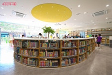 영어 도서가 무려 1만4천권! 구의2동 복합청사의 새출발 | 서울시 - 내 손안에 서울 영어 도서가 무려 1만4천권! 구의2동 복합청사의 새출발
