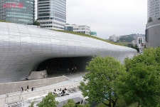 비 오는데 갈 곳 없나? DDP 100% 즐기는 방법 | 서울시 - 내 손안에 서울 비 오는데 갈 곳 없나? DDP 100% 즐기는 방법
