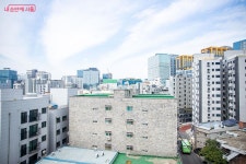 새로 단장한 금천구립가산도서관 가보니! | 서울시 - 내 손안에 서울 호텔이야, 도서관이야? 새로 단장한 금천구립가산도서관 가보니!