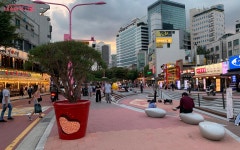 홍대 레드로드 따라 놀기 VS 합정 하늘길 따라 먹기(ft. 7천원 캐시백) | 서울시 - 내 손안에 서울 홍대 레드로드 따라 놀기 VS 합정... 