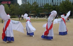 얼쑤! 시민 품으로 돌아온 의정부지 역사유적광장서 흥겨운 봉산탈춤 | 서울시 - 내 손안에 서울 얼쑤! 시민 품으로 돌아온 의정부지... 