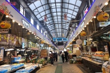 전통시장 이용, 이렇게 편리하다고? 아이돌봄, 배송서비스까지! | 서울시 - 내 손안에 서울 전통시장 이용, 이렇게 편리하다고? 아이돌봄... 