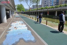 봄날의 완벽한 산책, 별빛내린천 따라 수국정원, 북페스타, 순대타운! | 서울시 - 내 손안에 서울 봄날의 완벽한 산책, 별빛내린천 따라... 