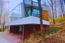 책과 숲이 있는 피서지 대현산 숲속 책 쉼터 | 서울시 - 내 손안에 서울 냉방 완비, 무료 이용! 책과 숲이 있는 피서지 대현산 숲속 책 쉼터 