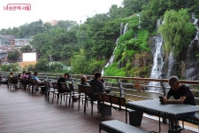 두둥! 시민기자가 발로 뛰어 찾아낸 ‘서울 여름휴가지’ 전격 공개 | 서울시 - 내 손안에 서울 두둥! 시민기자가 발로 뛰어 찾아낸 ‘서울... 