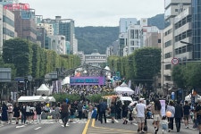 10주년 맞은 ‘2025 서리풀뮤직페스티벌’, 반포대로가 음악으로... 10주년 맞은 ‘2025 서리풀뮤직페스티벌’, 반포대로가 음악으로 물들다 
