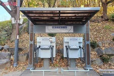 북한산 뷰에 드라이브 스루까지? 구파발천 신상 카페 추천 | 서울시 - 내 손안에 서울 북한산 뷰에 드라이브 스루까지? 구파발천 신상 카페 추천