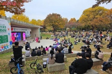황금빛 은행나무 아래에서 펼쳐진 ‘스무살의 서울숲’ 축제 참여기 | 서울시 - 내 손안에 서울 황금빛 은행나무 아래에서 펼쳐진 ‘스무살의... 