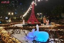 동화 같은 풍경에 반하다! 빛 축제·초대형 트리…연말 분위기 명소들 | 서울시 - 내 손안에 서울 동화 같은 풍경에 반하다! 빛 축제·초대형 트리... 