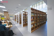 책과 음악 그리고 숲이 하나 된 강동숲속도서관 | 서울시 - 내 손안에 서울 도서관의 진화! 책과 음악 그리고 숲이 하나 된 강동숲속도서관