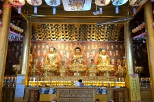 금빛 사찰 수국사 구경하고 봉산 산책까지 | 서울시 - 내 손안에 서울 이색 나들이 코스 추천! 금빛 사찰 수국사 구경하고 봉산 산책까지